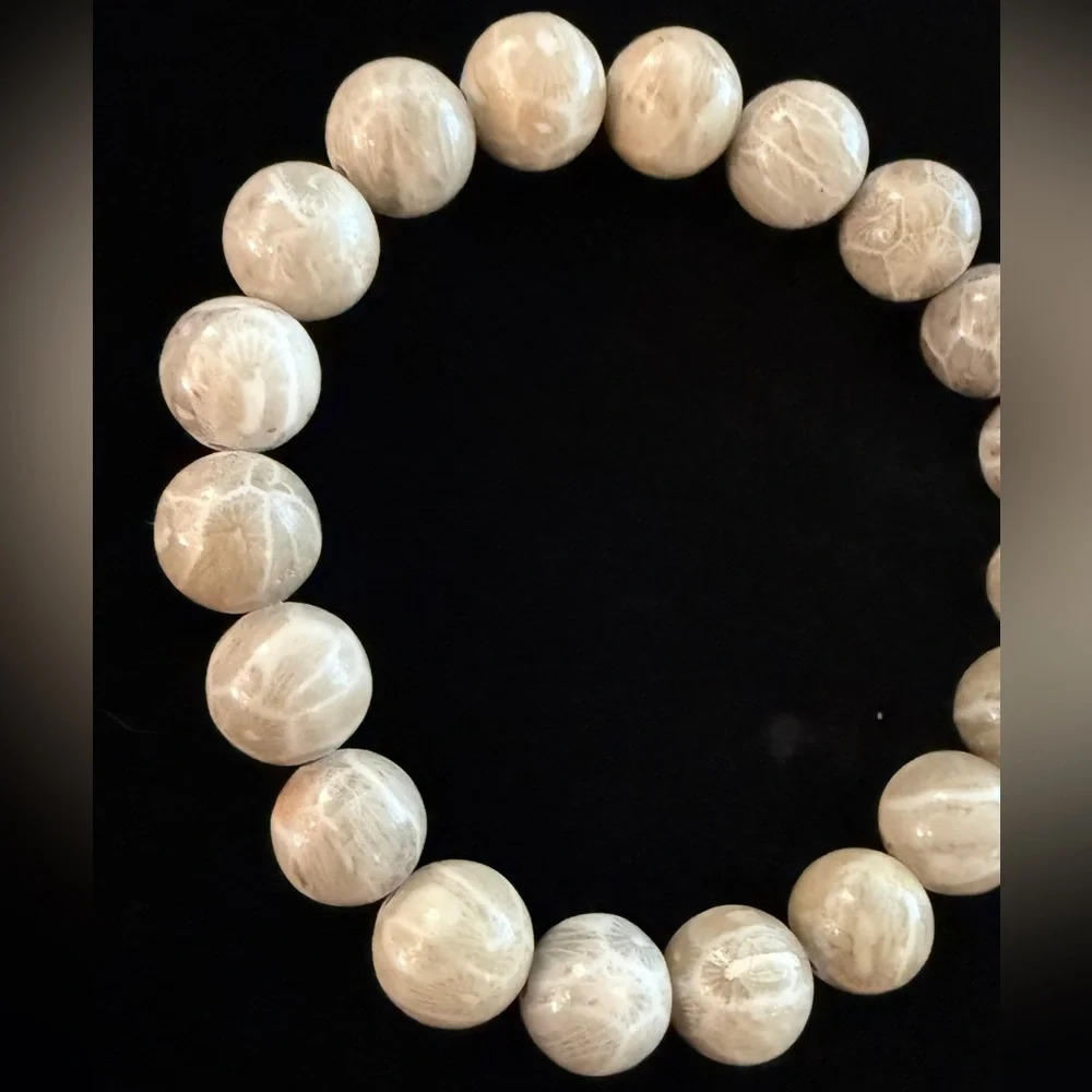 Authentic Chrysanthemum 10mm Stretchy Bracelet by Bombshell Beads‎